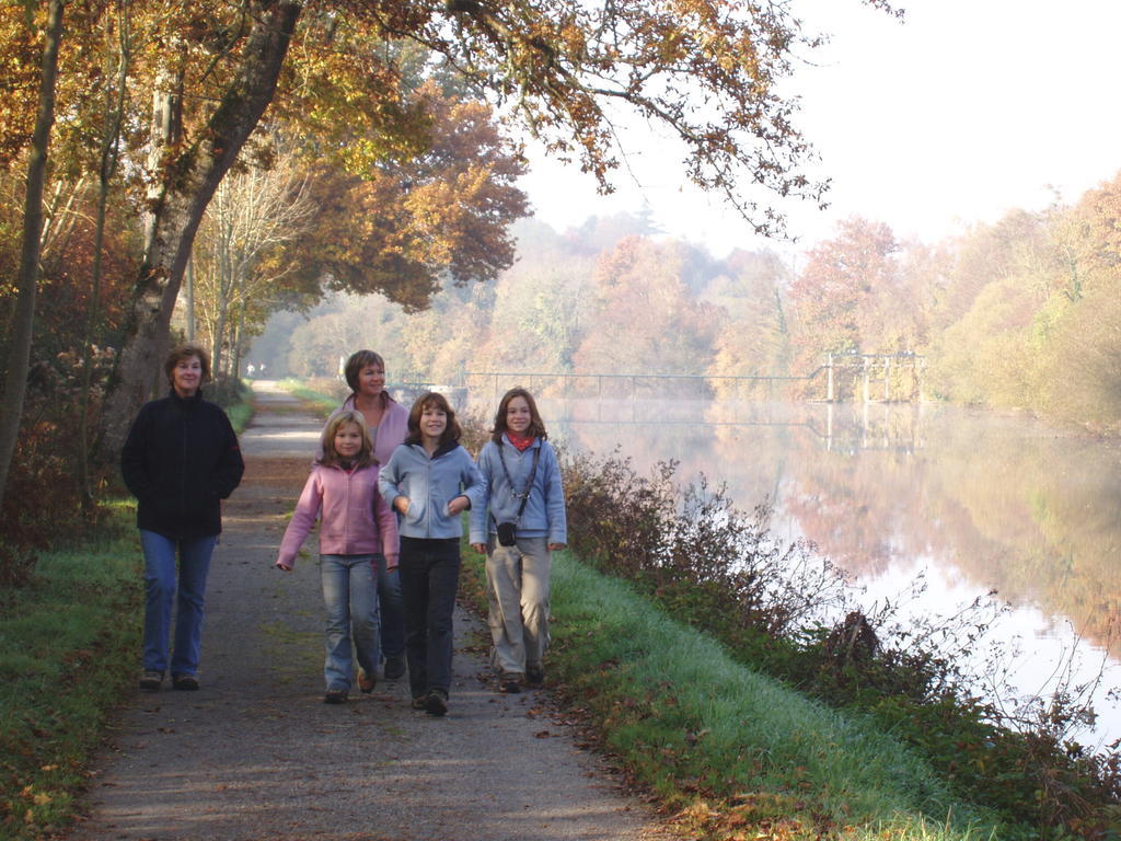 Gites De Lenvos Pontivy Buitenkant foto